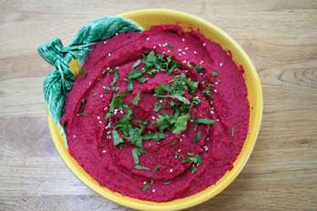 Beets hummus