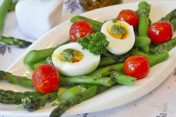 Asparagus with sauteed cherry tomatoes